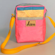 Afbeelding in Gallery-weergave laden, De surfzeil schoudertas roze