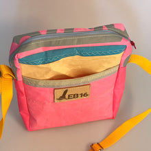 Afbeelding in Gallery-weergave laden, De surfzeil schoudertas roze