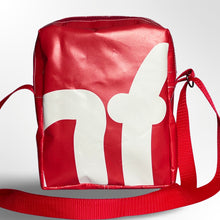 Afbeelding in Gallery-weergave laden, De schoudertas van een rode banner