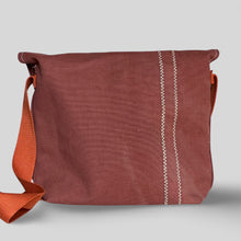 Afbeelding in Gallery-weergave laden, De Havertas van oude zeilen