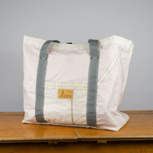 Afbeelding in Gallery-weergave laden, Bakboord Bootschappentas van oude zeilen
