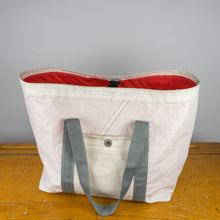 Afbeelding in Gallery-weergave laden, Bakboord Bootschappentas van oude zeilen