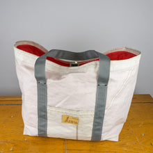 Afbeelding in Gallery-weergave laden, Bakboord Bootschappentas van oude zeilen