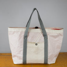 Afbeelding in Gallery-weergave laden, Bakboord Bootschappentas van oude zeilen