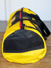 Afbeelding in Gallery-weergave laden, De surfzeil weekendtas - verschillende kleuren