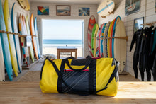Afbeelding in Gallery-weergave laden, De surfzeil weekendtas - verschillende kleuren