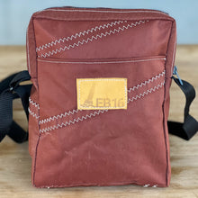 Afbeelding in Gallery-weergave laden, De zeildoek schoudertas - rood bruin