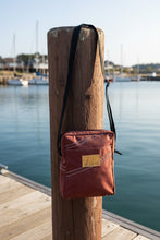 Afbeelding in Gallery-weergave laden, De zeildoek schoudertas - rood bruin