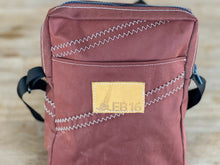 Afbeelding in Gallery-weergave laden, De zeildoek schoudertas - rood bruin