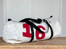 Afbeelding in Gallery-weergave laden, De megagrote weekendtas van oude zeilen