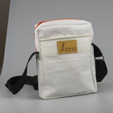 Afbeelding in Gallery-weergave laden, De zeildoek schoudertas - wit