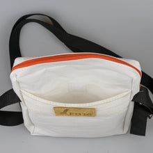 Afbeelding in Gallery-weergave laden, De zeildoek schoudertas - wit