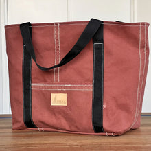 Afbeelding in Gallery-weergave laden, Nieuw! Canvas bootschappentas van oude bruine zeilen met zwarte banden