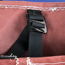 Afbeelding in Gallery-weergave laden, Nieuw! Canvas bootschappentas van oude bruine zeilen met zwarte banden