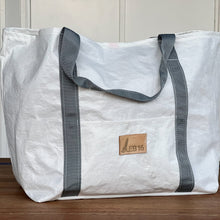Afbeelding in Gallery-weergave laden, De basic Bootschappentas van oude zeilen